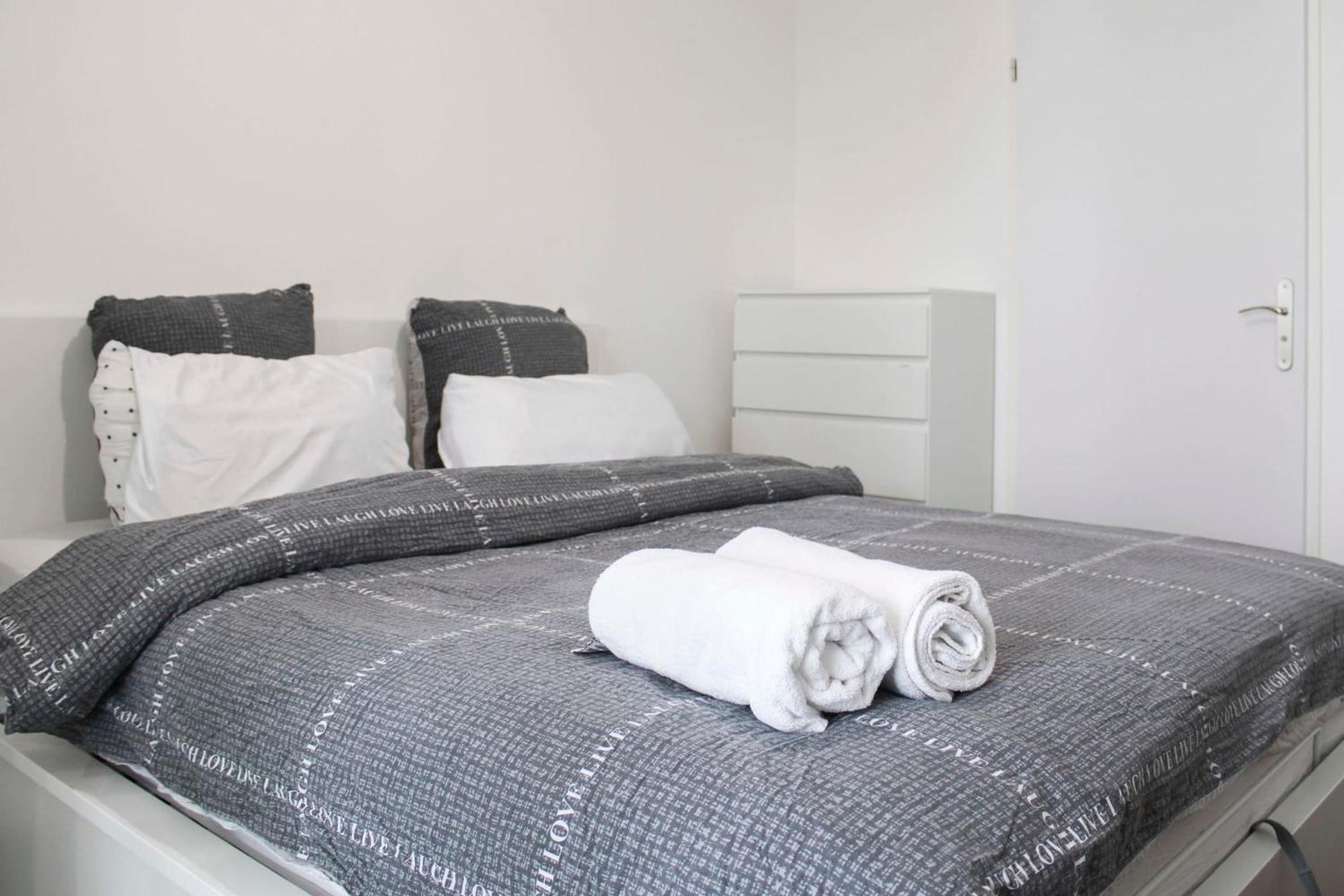 Appartamento Charming T2 Near The Basilica Of Saint-Denis Esterno foto